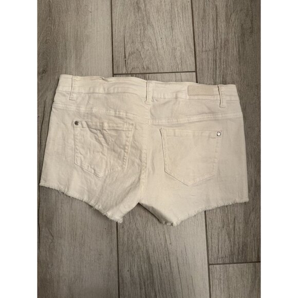Celebrity Pink Womens‎ White Frayed Hem Denim Shorts Size 4 - Picture 3 of 3